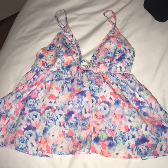 patterned top - Picture 1 of 3